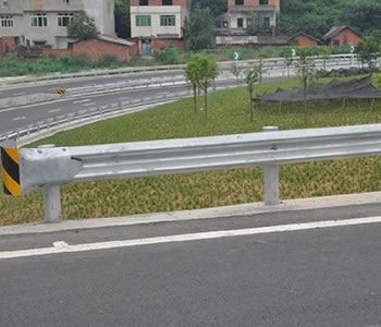高速公路草莓视频污污污板